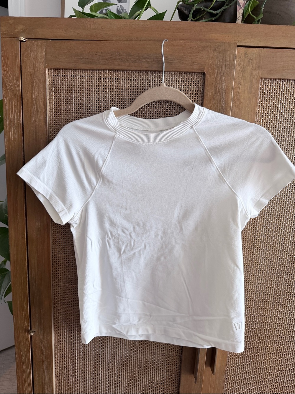 Vuori Women’s Short Sleeve Surge Seamless Tee - Picture 3 of 5